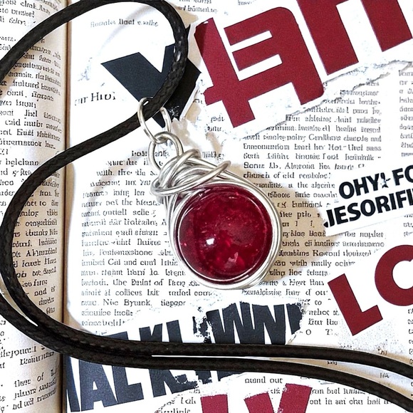 5 For $25💫Wrapped Red Crackled Glass Bead Pendant - Picture 1 of 4